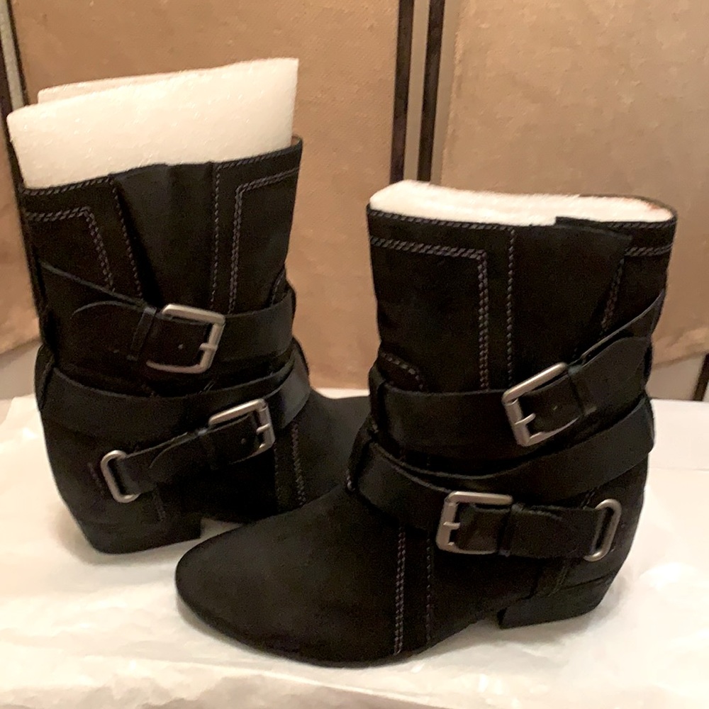 Naya- BNWB Black Leather Boots SZ 7.5